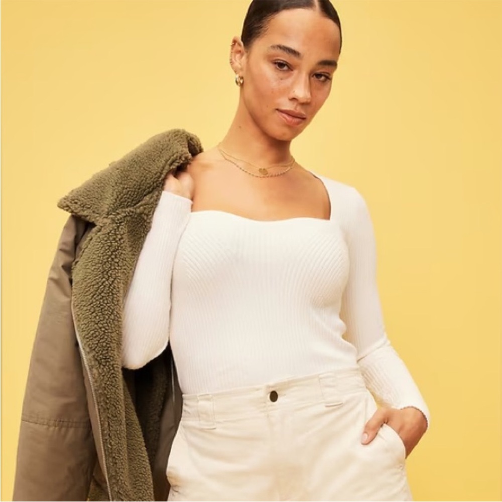 🤍OLD NAVY Ribbed Sweetheart Neckline Fitted Sweater Small